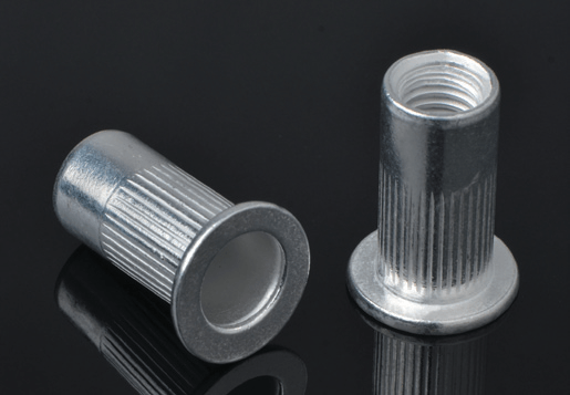 Aluminium Flat Head Knurled Body Rivet Nut jenis terbuka